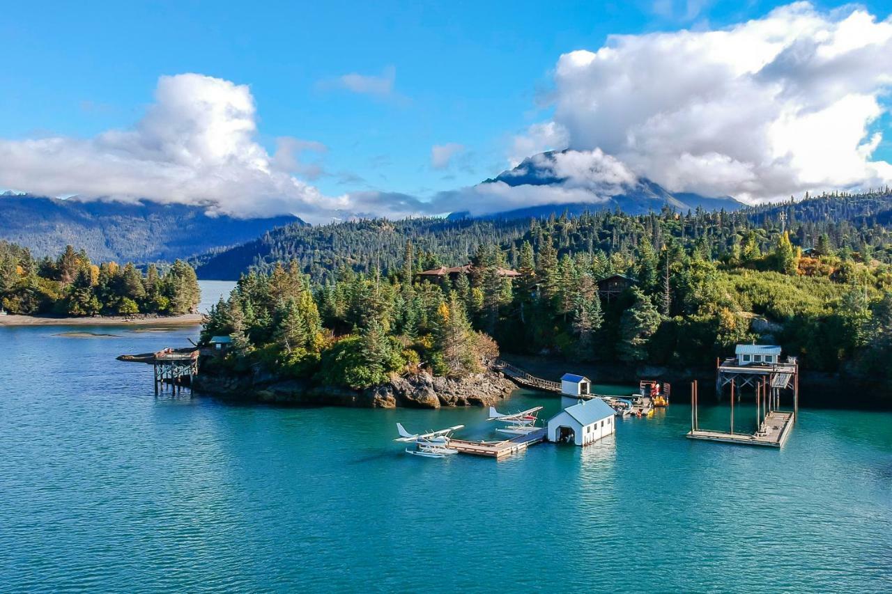 Stillpoint Lodge - All-Inclusive Halibut Cove Bagian luar foto