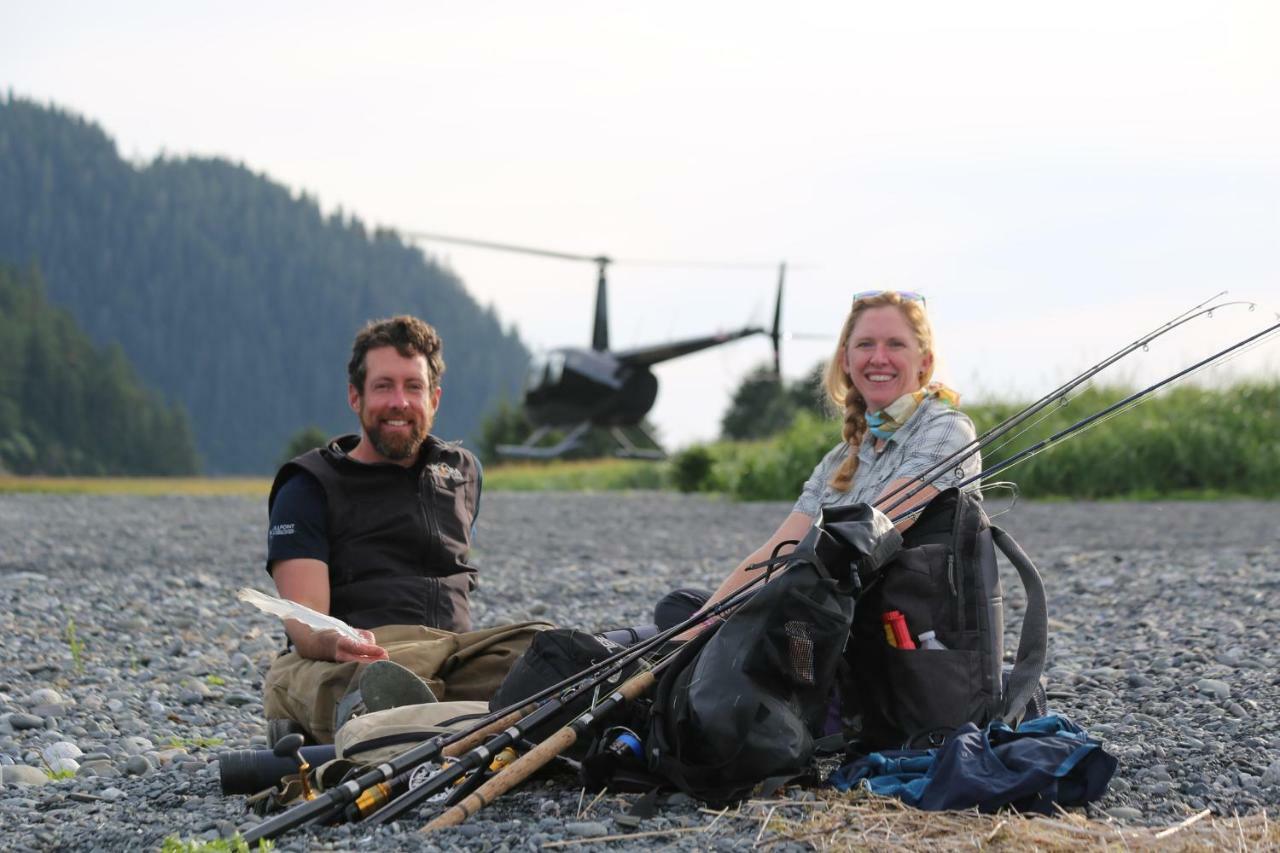 Stillpoint Lodge - All-Inclusive Halibut Cove Bagian luar foto